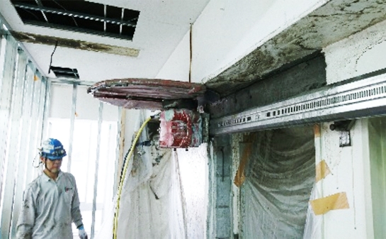 壁 開口作成工事の画像