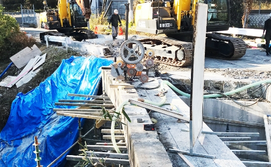 橋桁切断撤去の画像